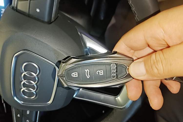 Used Audi Q8 2021 45 TFSI Luxury Prestige Edition Vehicle Key