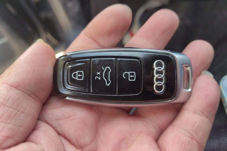 Used Audi Q8 2021 55 TFSI Luxury Dynamic Edition Vehicle Key