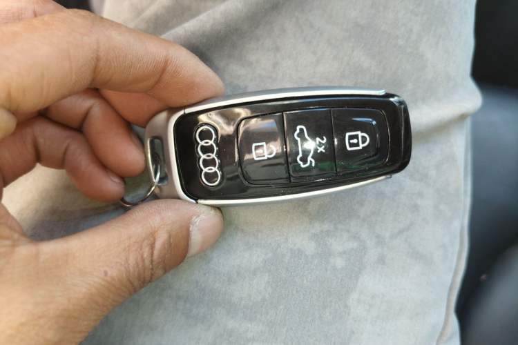 Used Audi Q8 2021 55 TFSI Luxury Dynamic Edition Vehicle Key