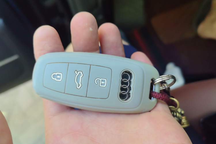 Used Audi Q8 2021 55 TFSI Luxury Dynamic Edition Vehicle Key
