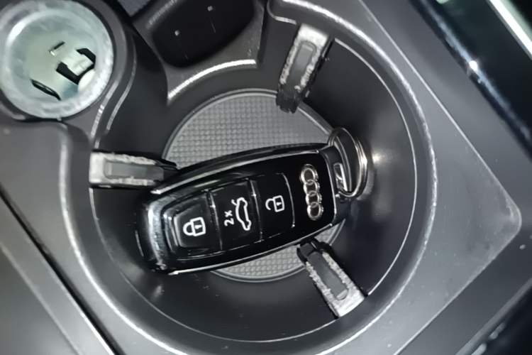 Used Audi Q8 2021 55 TFSI Luxury Dynamic Edition Vehicle Key
