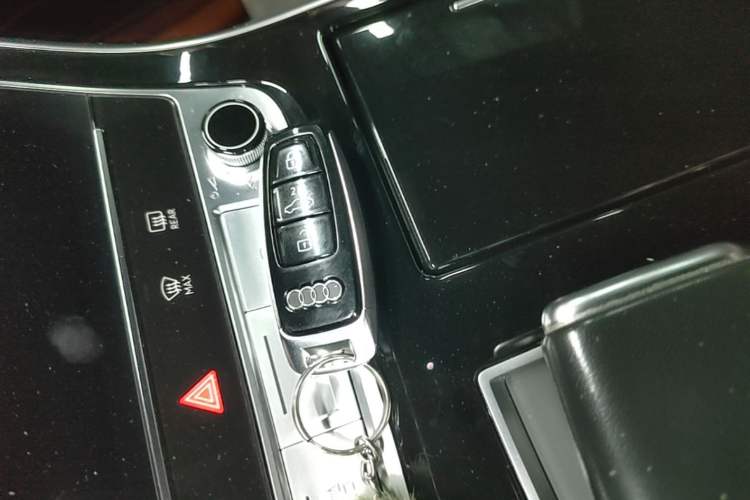 Used Audi Q8 2021 55 TFSI Prestige Dynamic Edition Vehicle Key