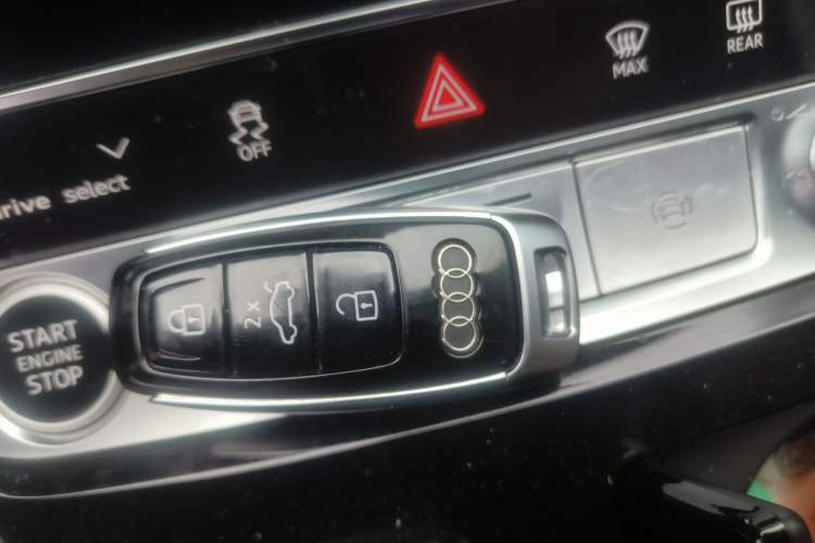 Used Audi Q8 2021 55 TFSI Prestige Dynamic Edition Vehicle Key