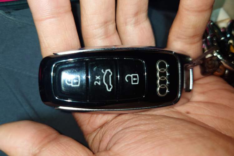 Used Audi Q8 2021 55 TFSI Prestige Dynamic Edition Vehicle Key