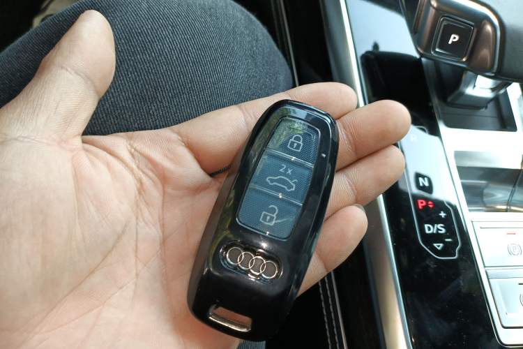 Used Audi Q8 2021 55 TFSI Prestige Dynamic Edition Vehicle Key
