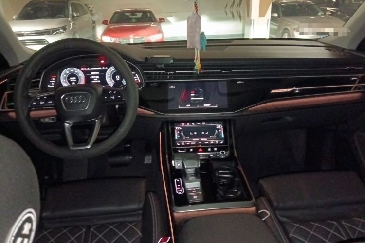 Used Audi Q8 2021 55 TFSI Prestige Dynamic Edition Center Console