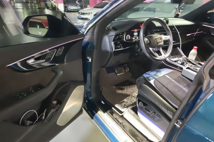 Used Audi Q8 2021 55 TFSI Prestige Dynamic Edition Driver Seat