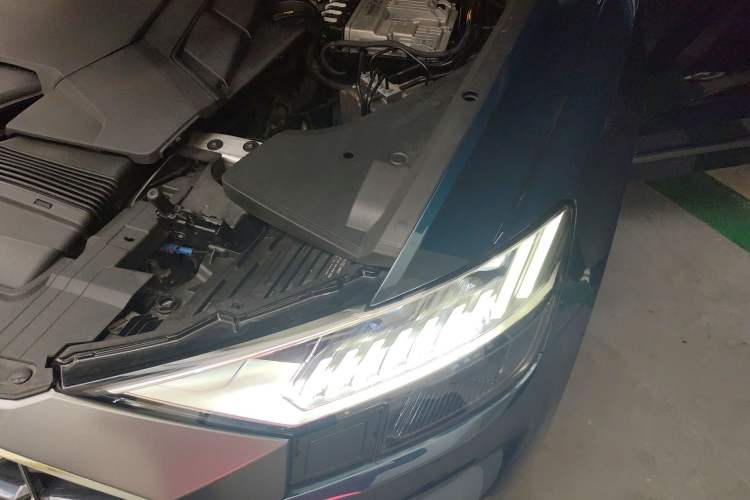 Used Audi Q8 2021 55 TFSI Prestige Dynamic Edition Engine Bay Left