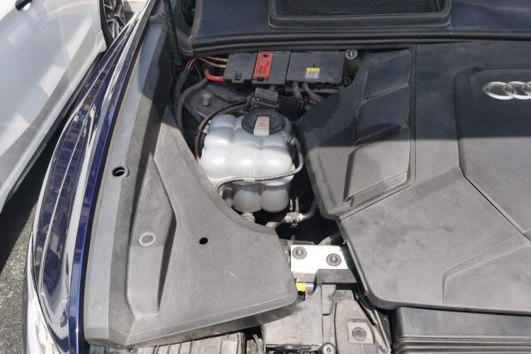 Used Audi Q8 2021 55 TFSI Prestige Dynamic Edition Engine Bay Right