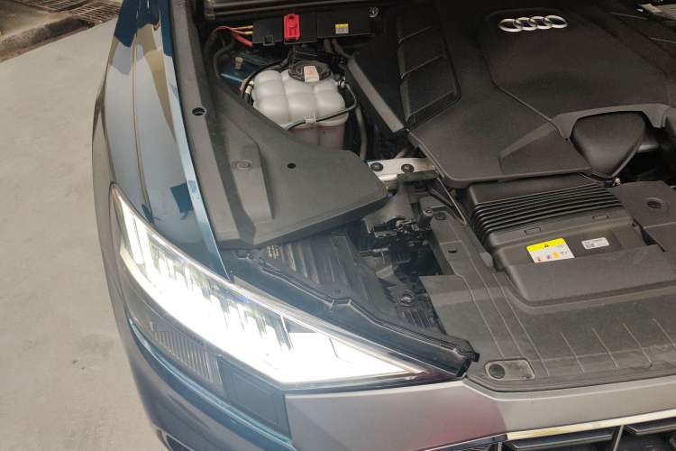 Used Audi Q8 2021 55 TFSI Prestige Dynamic Edition Engine Bay Right