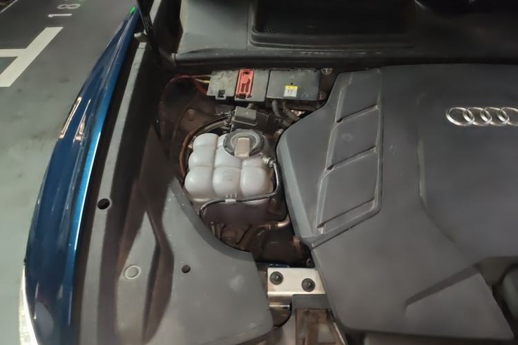Used Audi Q8 2021 55 TFSI Prestige Dynamic Edition Engine Bay Right