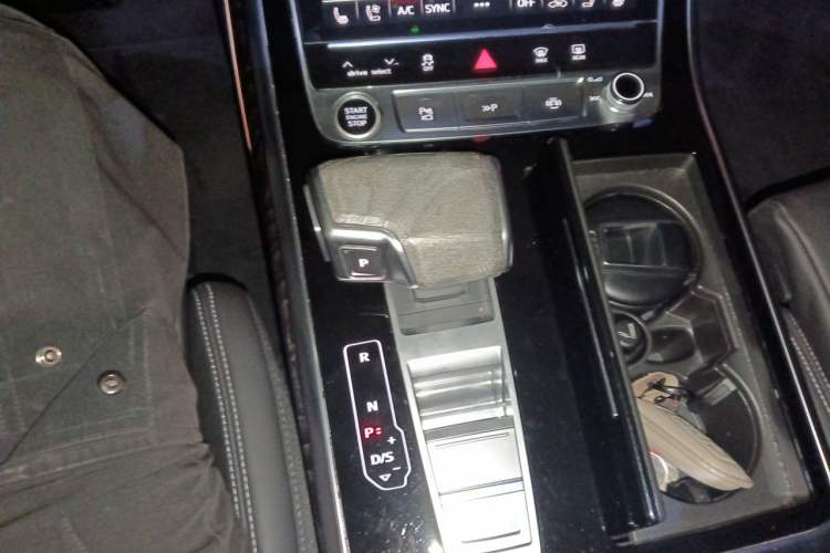 Used Audi Q8 2021 55 TFSI Prestige Dynamic Edition Gear Lever