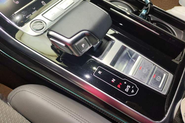 Used Audi Q8 2021 55 TFSI Prestige Dynamic Edition Gear Lever