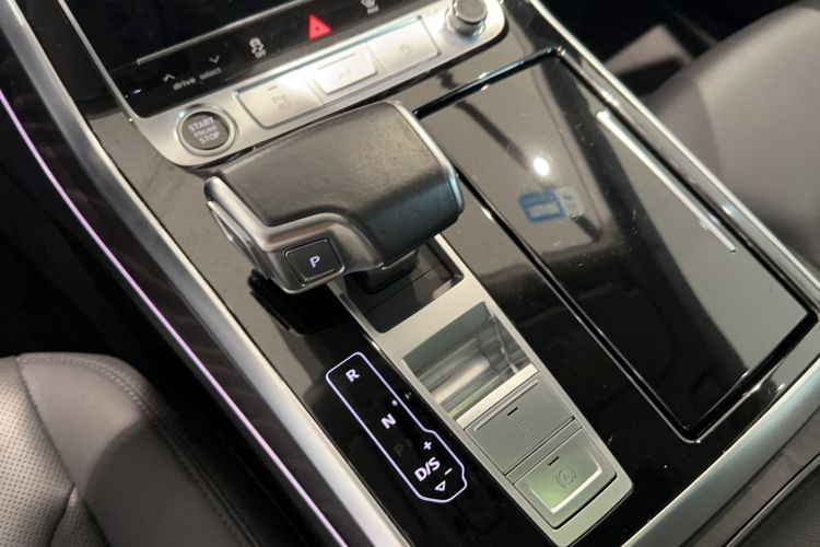 Used Audi Q8 2021 55 TFSI Luxury Dynamic Edition Gear Lever