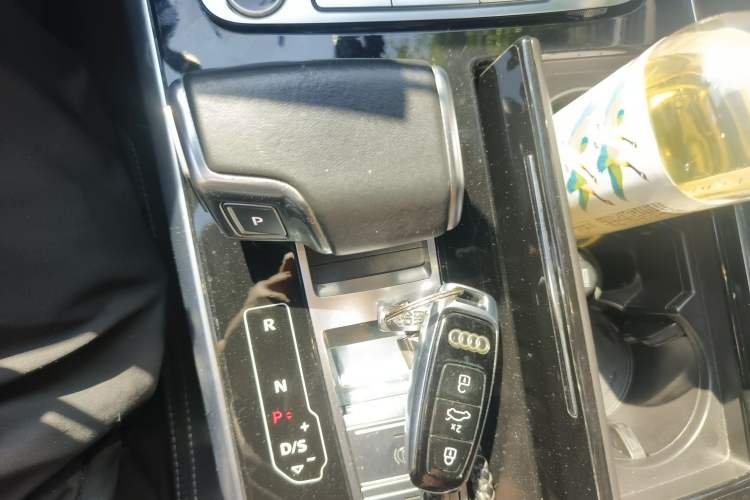Used Audi Q8 2021 55 TFSI Prestige Dynamic Edition Gear Lever