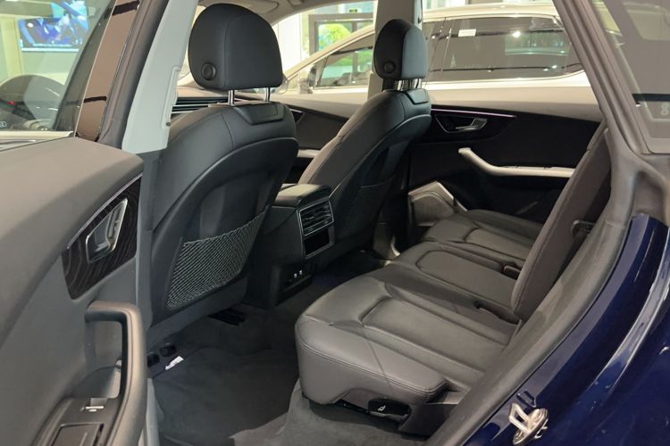 Used Audi Q8 2021 55 TFSI Luxury Dynamic Edition Interior 2