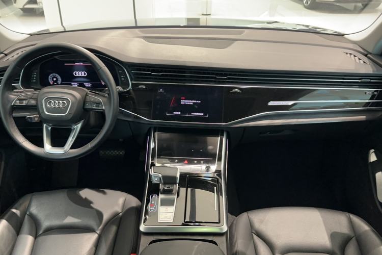 Used Audi Q8 2021 55 TFSI Luxury Dynamic Edition Interior 3