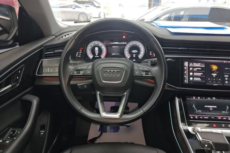 Used Audi Q8 2021 55 TFSI Luxury Dynamic Edition Steering Wheel