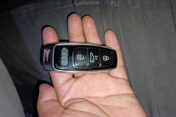 Used Audi Q8 2021 55 TFSI Prestige Dynamic Edition Vehicle Key