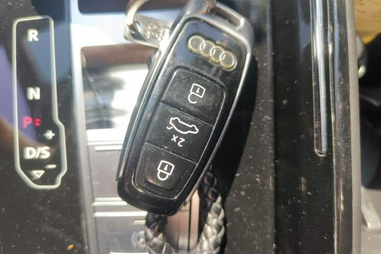 Used Audi Q8 2021 55 TFSI Prestige Dynamic Edition Vehicle Key