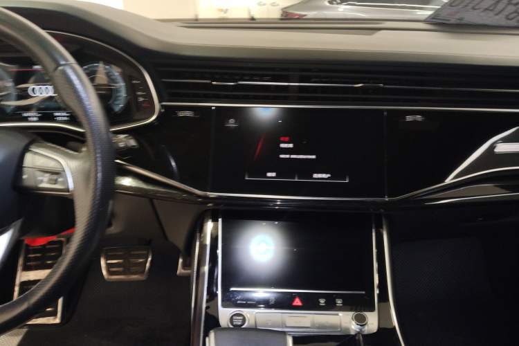 Used Audi Q8 2021 55 TFSI Prestige Dynamic Edition Audio And AC Panel