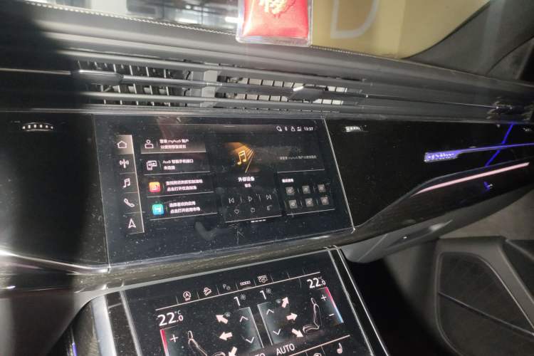 Used Audi Q8 2021 55 TFSI Prestige Dynamic Edition Audio And AC Panel