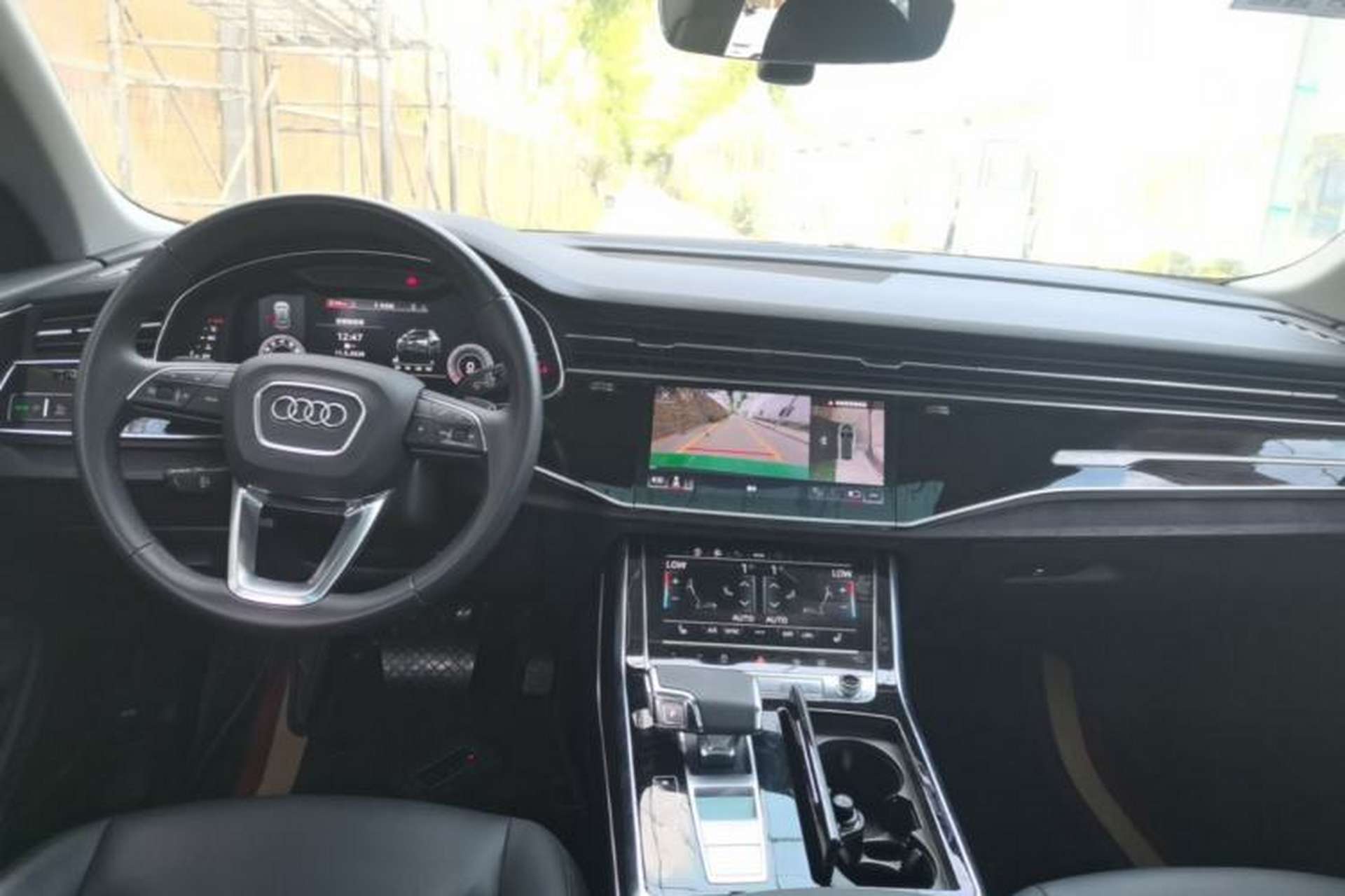 Used Audi Q8 2021 55 TFSI Luxury Dynamic Edition Center Console