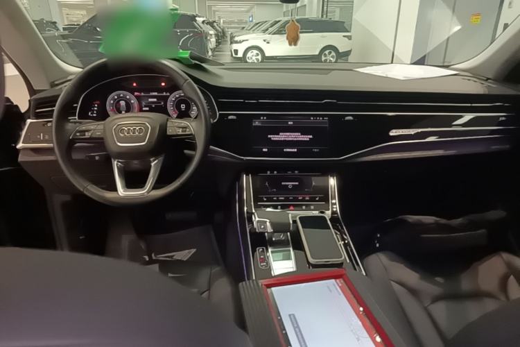 Used Audi Q8 2021 55 TFSI Luxury Dynamic Edition Center Console