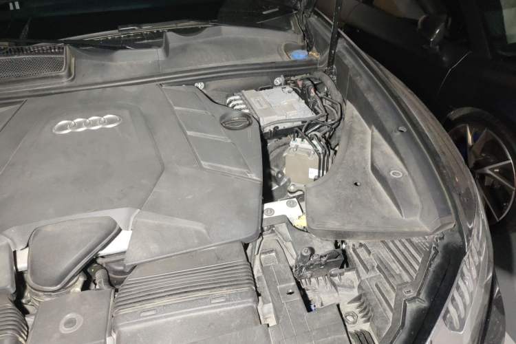 Used Audi Q8 2021 55 TFSI Prestige Dynamic Edition Engine Bay Left
