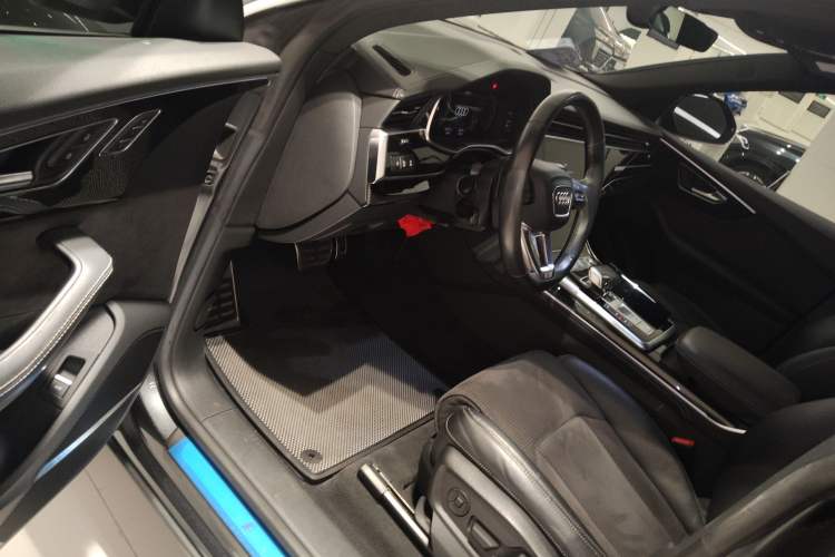 Used Audi Q8 2021 55 TFSI Prestige Dynamic Edition Interior 3