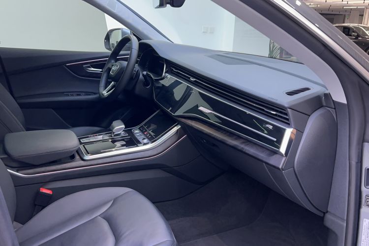 Used Audi Q8 2021 55 TFSI Luxury Dynamic Edition Interior 3