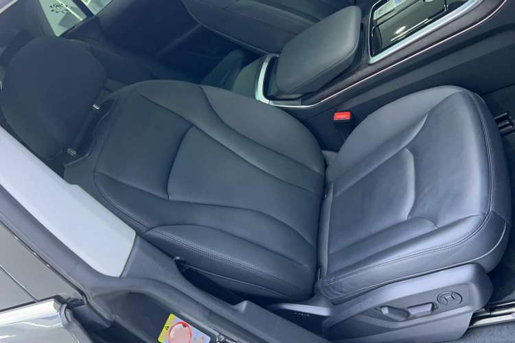Used Audi Q8 2021 55 TFSI Luxury Dynamic Edition Interior 4