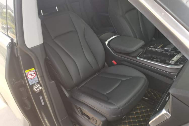 Used Audi Q8 2021 55 TFSI Luxury Dynamic Edition Right Front Seat