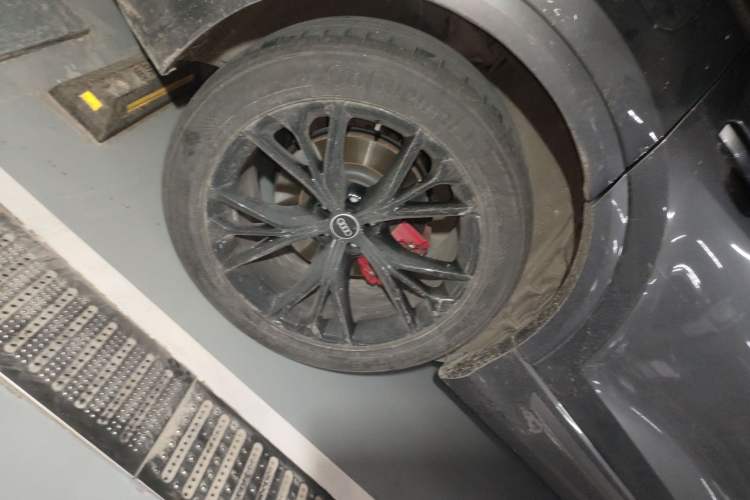 Used Audi Q8 2021 55 TFSI Prestige Dynamic Edition Right Front Wheel Hub