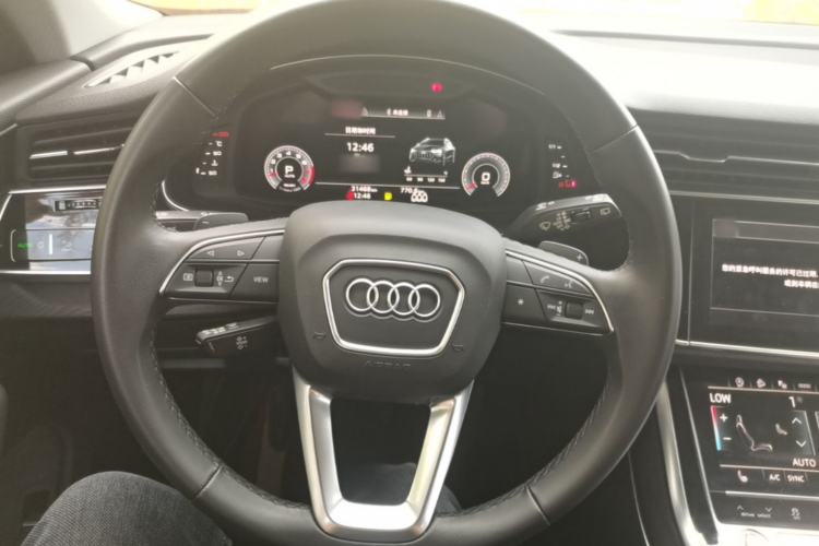Used Audi Q8 2021 55 TFSI Luxury Dynamic Edition Steering Wheel