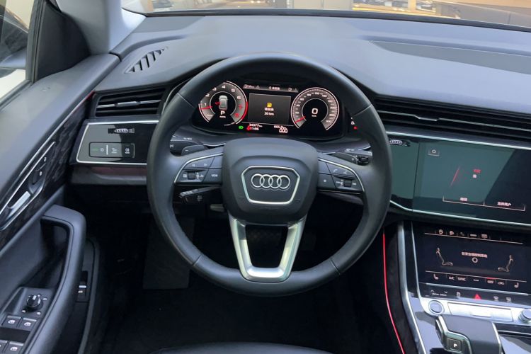 Used Audi Q8 2021 55 TFSI Luxury Dynamic Edition Steering Wheel