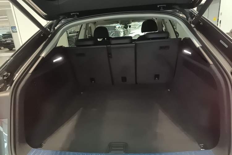 Used Audi Q8 2021 55 TFSI Luxury Dynamic Edition Trunk