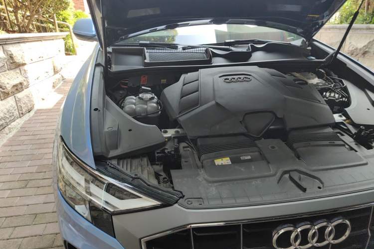 Used Audi Q8 2021 55 TFSI Luxury Dynamic Edition Engine Bay Right