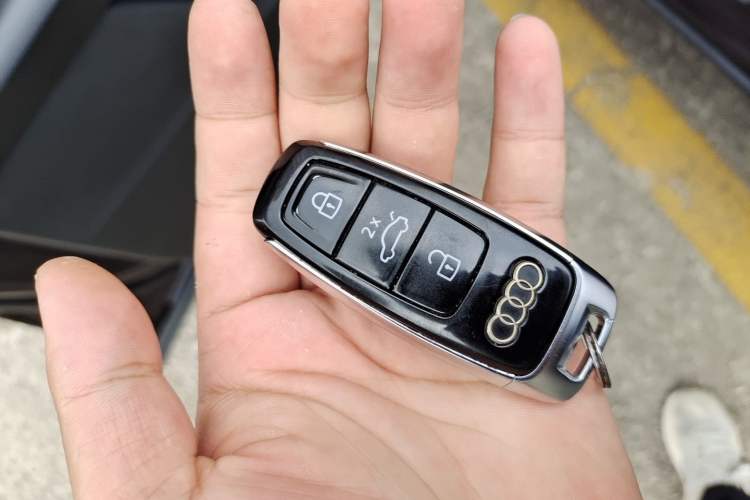 Used Audi Q8 2021 55 TFSI Luxury Dynamic Edition Vehicle Key