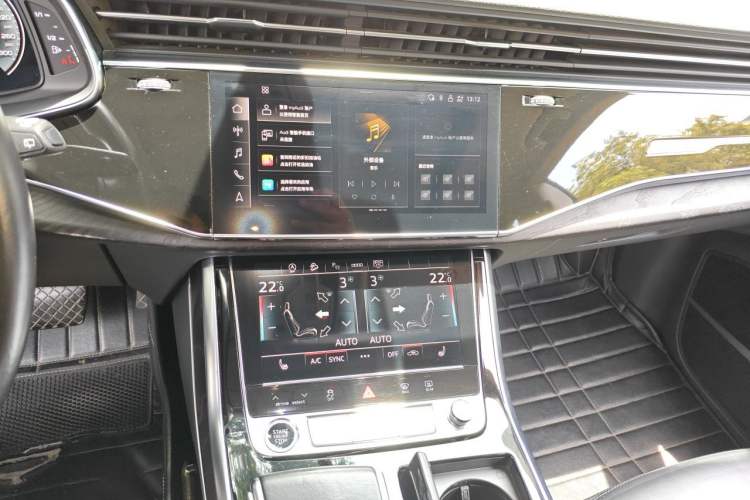 Used Audi Q8 2021 55 TFSI Luxury Dynamic Edition Audio And AC Panel