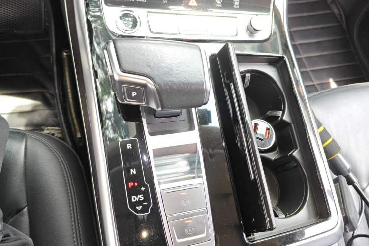 Used Audi Q8 2021 55 TFSI Luxury Dynamic Edition Gear Lever