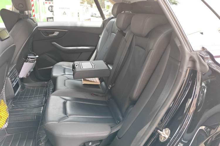 Used Audi Q8 2021 55 TFSI Luxury Dynamic Edition Left Rear Seat