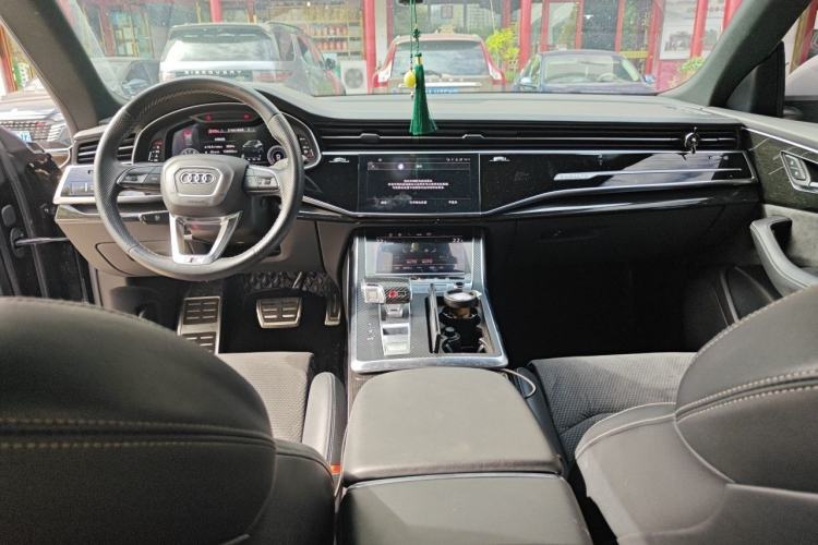 Used Audi Q8 2021 55 TFSI Prestige Dynamic Edition Center Console