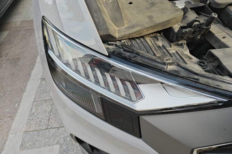 Used Audi Q8 2021 55 TFSI Prestige Dynamic Edition Right Front Headlight