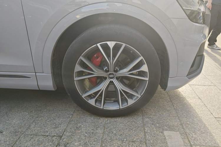 Used Audi Q8 2021 55 TFSI Prestige Dynamic Edition Right Front Wheel Hub