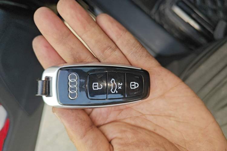 Used Audi Q8 2021 55 TFSI Prestige Dynamic Edition Vehicle Key