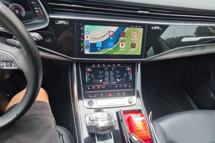 Used Audi Q8 2022 55 TFSI Luxury Dynamic Edition Audio And AC Panel