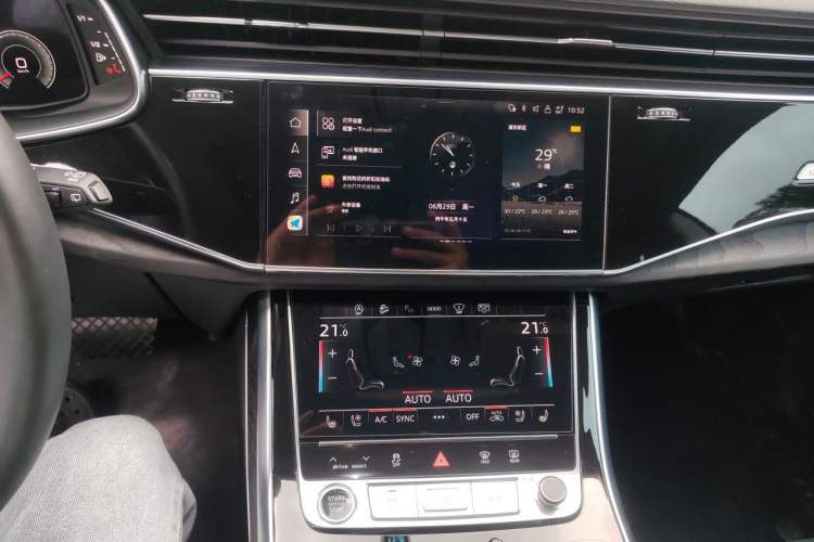 Used Audi Q8 2022 55 TFSI Luxury Dynamic Edition Audio And AC Panel
