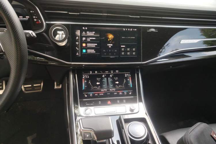 Used Audi Q8 2022 55 TFSI Snow Sports Edition Audio And AC Panel
