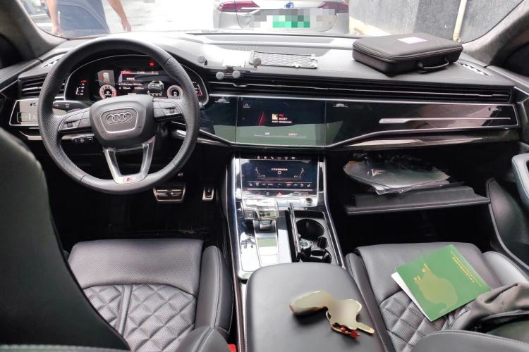 Used Audi Q8 2022 55 TFSI Prestige Dynamic Edition Center Console